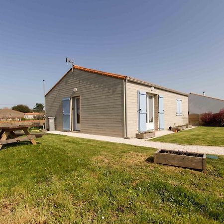 Saint-Hilaire-la-Forêt Le Chalet Vendeen מראה חיצוני תמונה