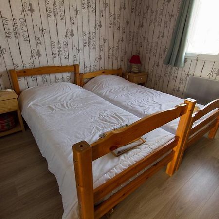 Saint-Hilaire-la-Forêt Le Chalet Vendeen מראה חיצוני תמונה
