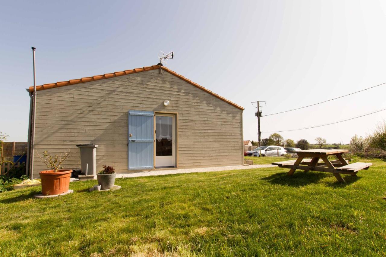 Saint-Hilaire-la-Forêt Le Chalet Vendeen מראה חיצוני תמונה